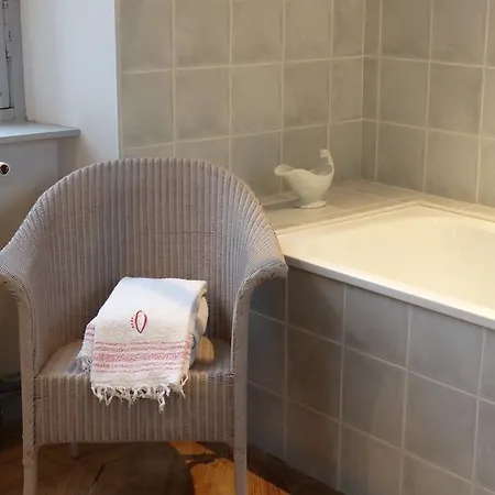 Chambres D'hotes La Monestarie ベッド・アンド・ブレックファスト *