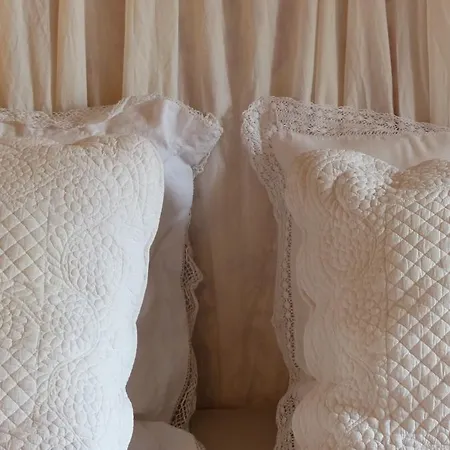 Chambres D'hotes La Monestarie ベッド・アンド・ブレックファスト *