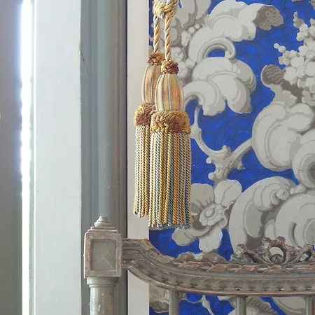 Chambres D'hotes La Monestarie Bed & Breakfast *